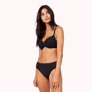 LIVLEY Lace No-Wire Push Up Bra 32A Black NWT